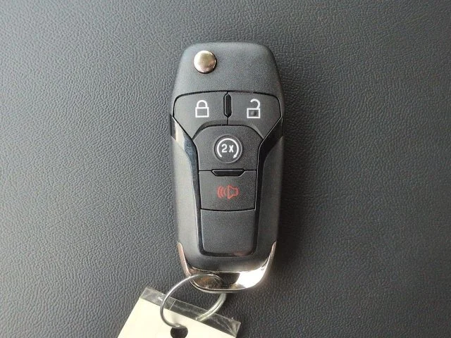 New 2026 Carbonized Gray Metallic Ford XLT image 26