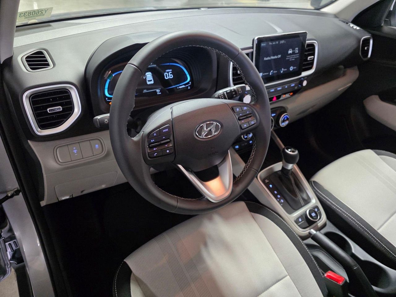 New 2026 Shimmering Silver Hyundai SEL image 24