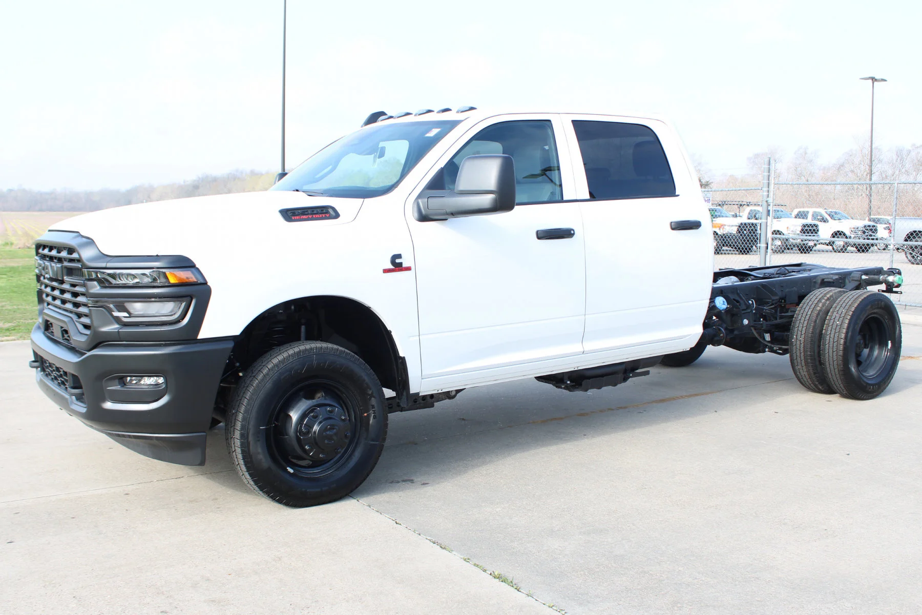 New 2026 Bright White Clear-Coat Exterior Paint RAM Tradesman Crew Cab 60c/a 4x4 image 19