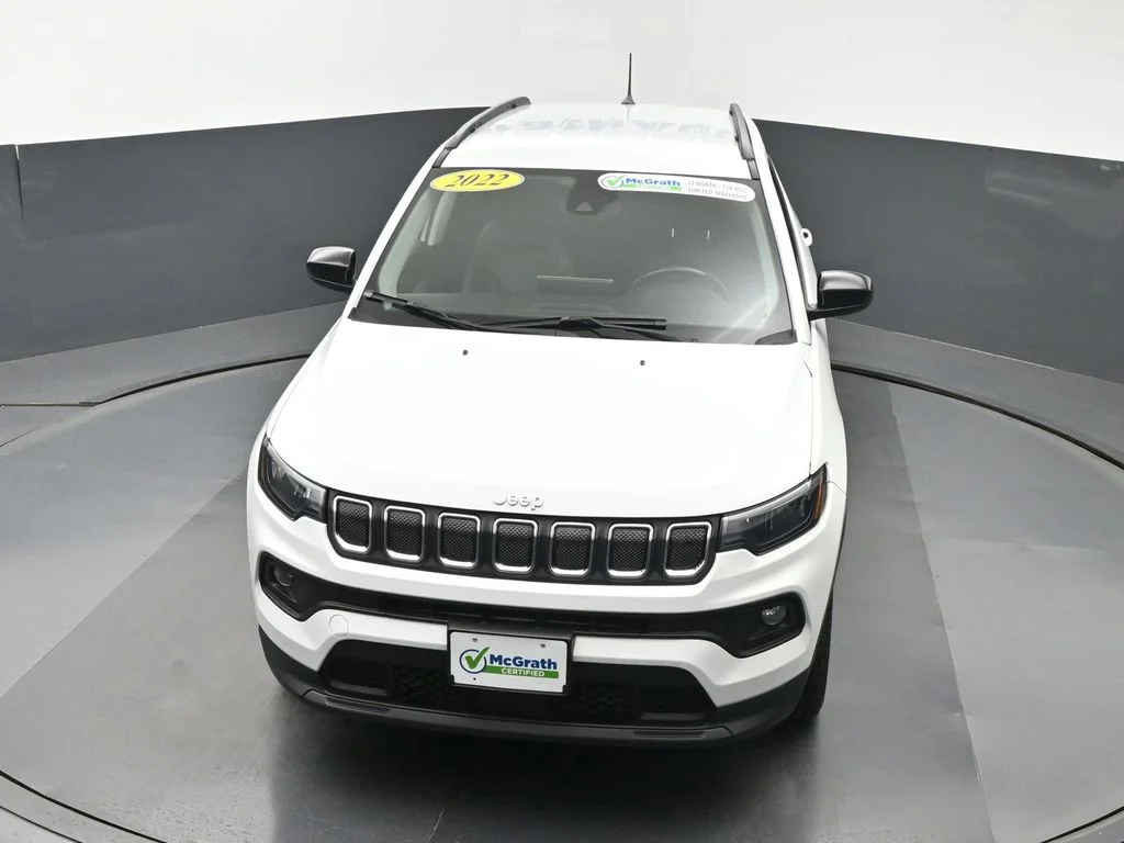 Certified Used 2022 White Jeep Latitude Lux image 25