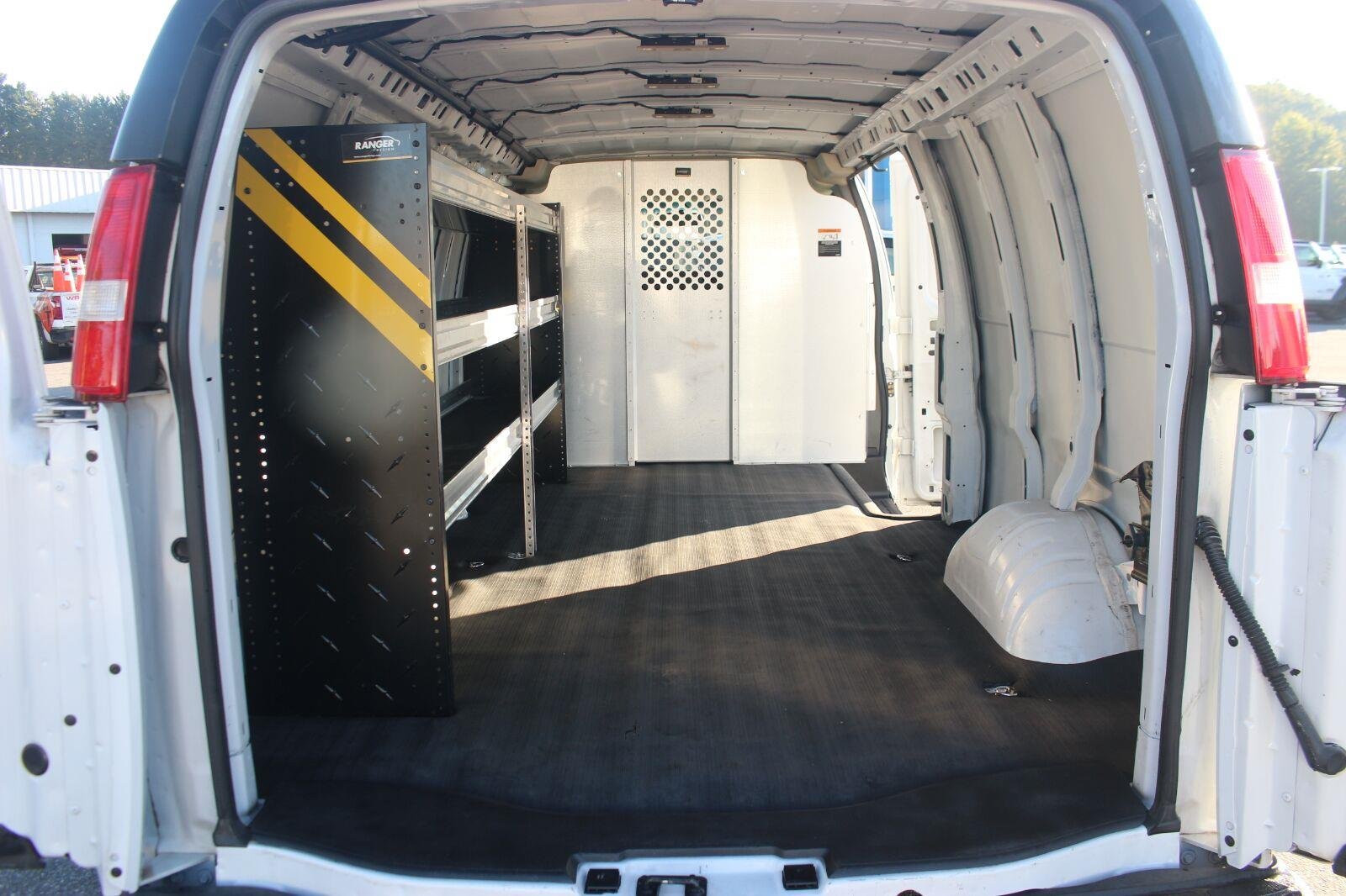 Used 2021 SUMMIT WHITE Chevrolet RWD 2500 155" image 12
