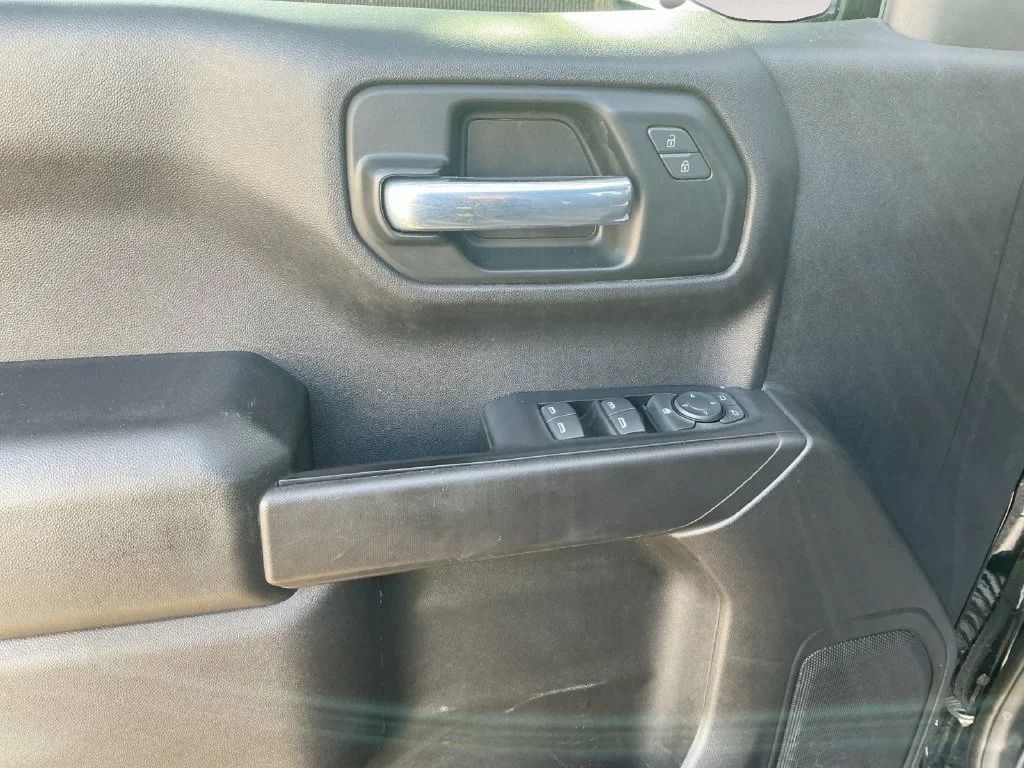 Used 2019 BLACK Chevrolet Custom Trail Boss image 14