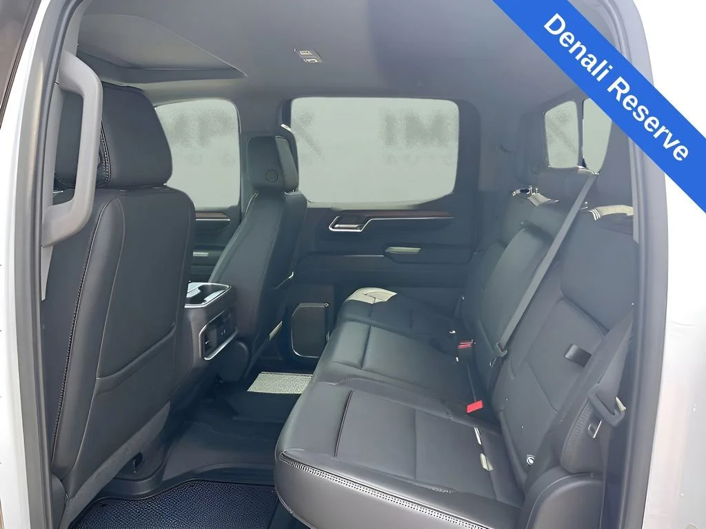 Used 2024 White Frost Tricoat GMC Denali image 9