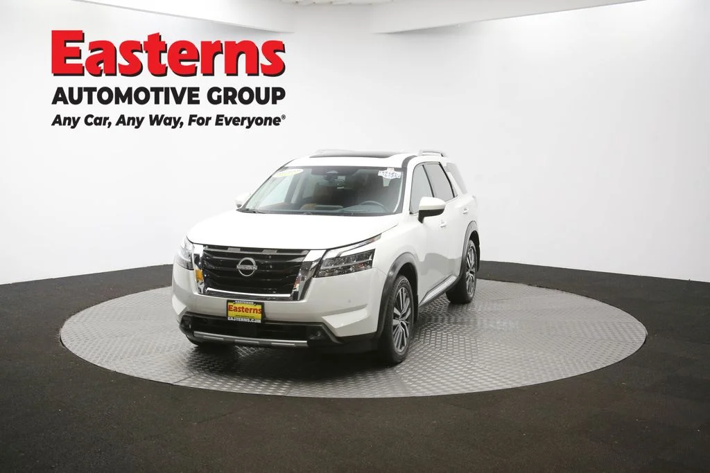 Used 2022 White Nissan Platinum image 58
