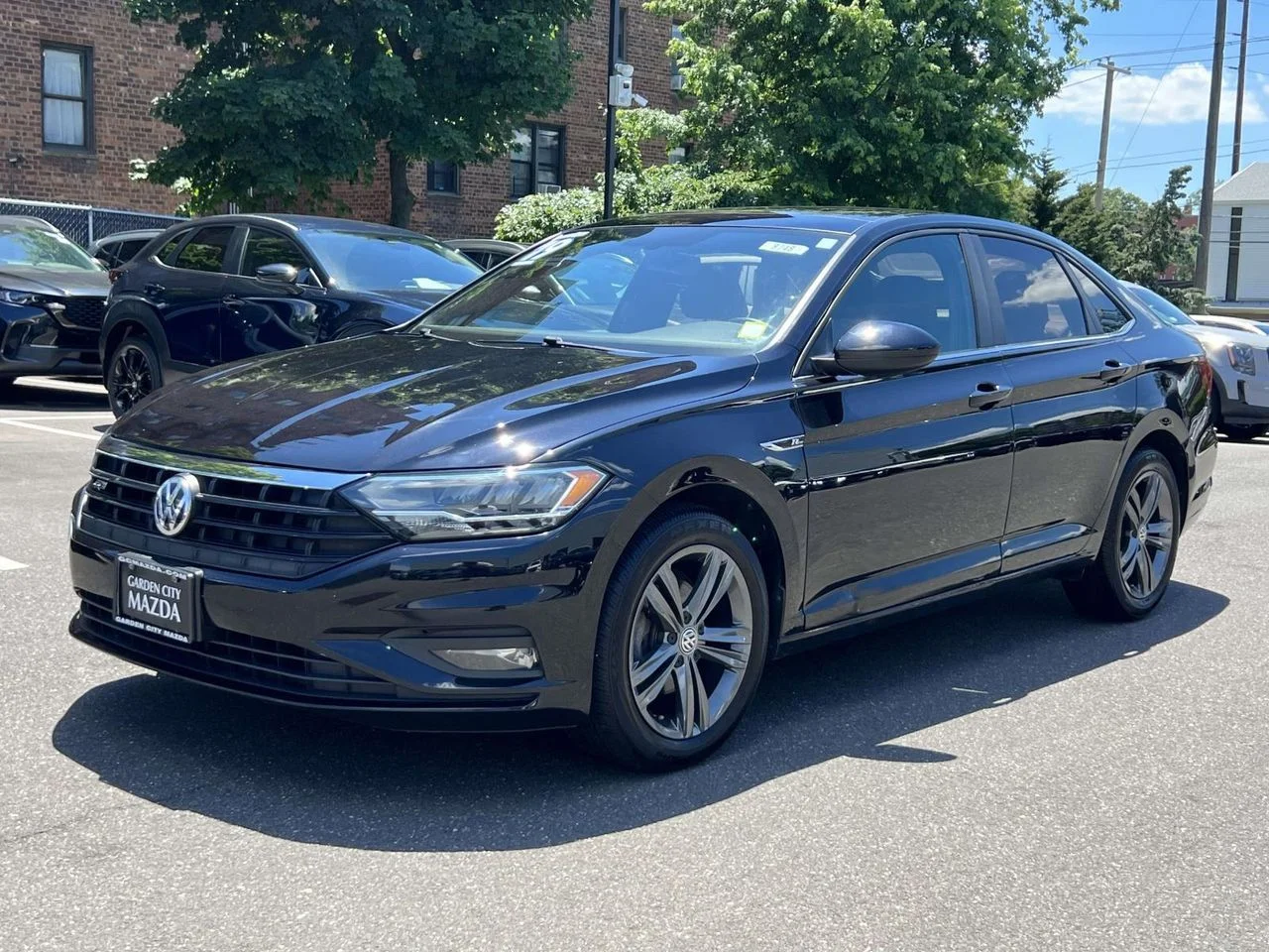 Used 2019 Deep Black Volkswagen 1.4T R-Line image 3