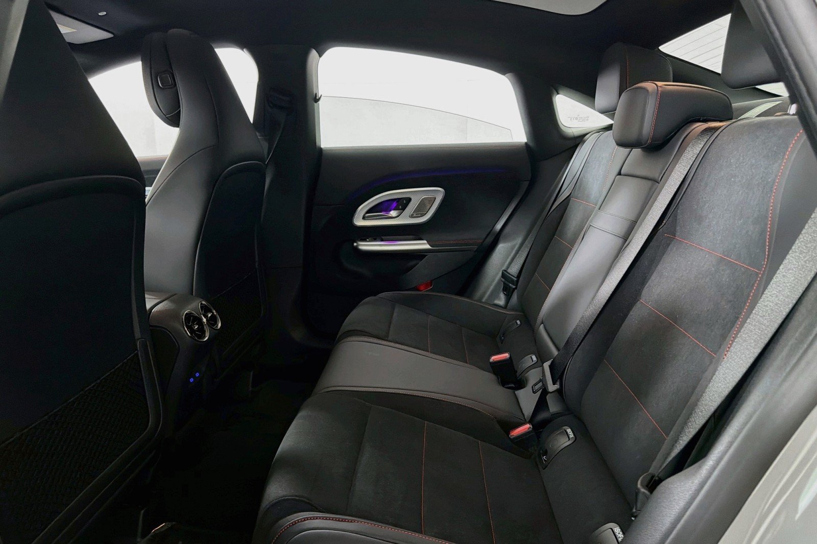 New 2027 MANUFAKTUR Alpine Grey Mercedes-Benz CLA 220 Hybrid image 7