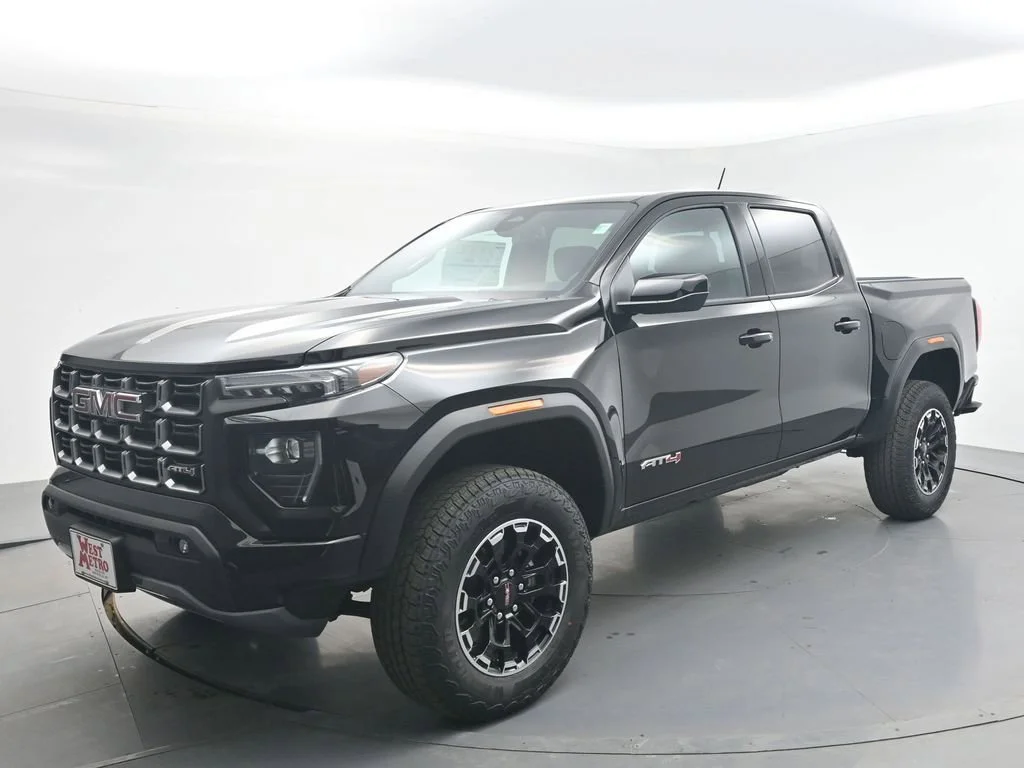 2026 GMC Canyon 4WD AT4 Crew Cab Short Box's photo