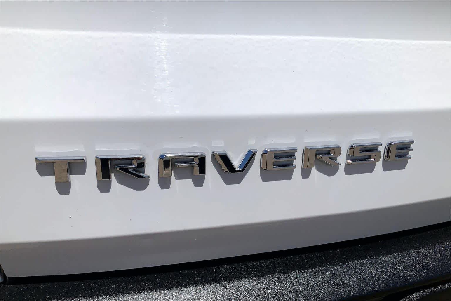 Used 2025 Summit White Chevrolet FWD LT image 10