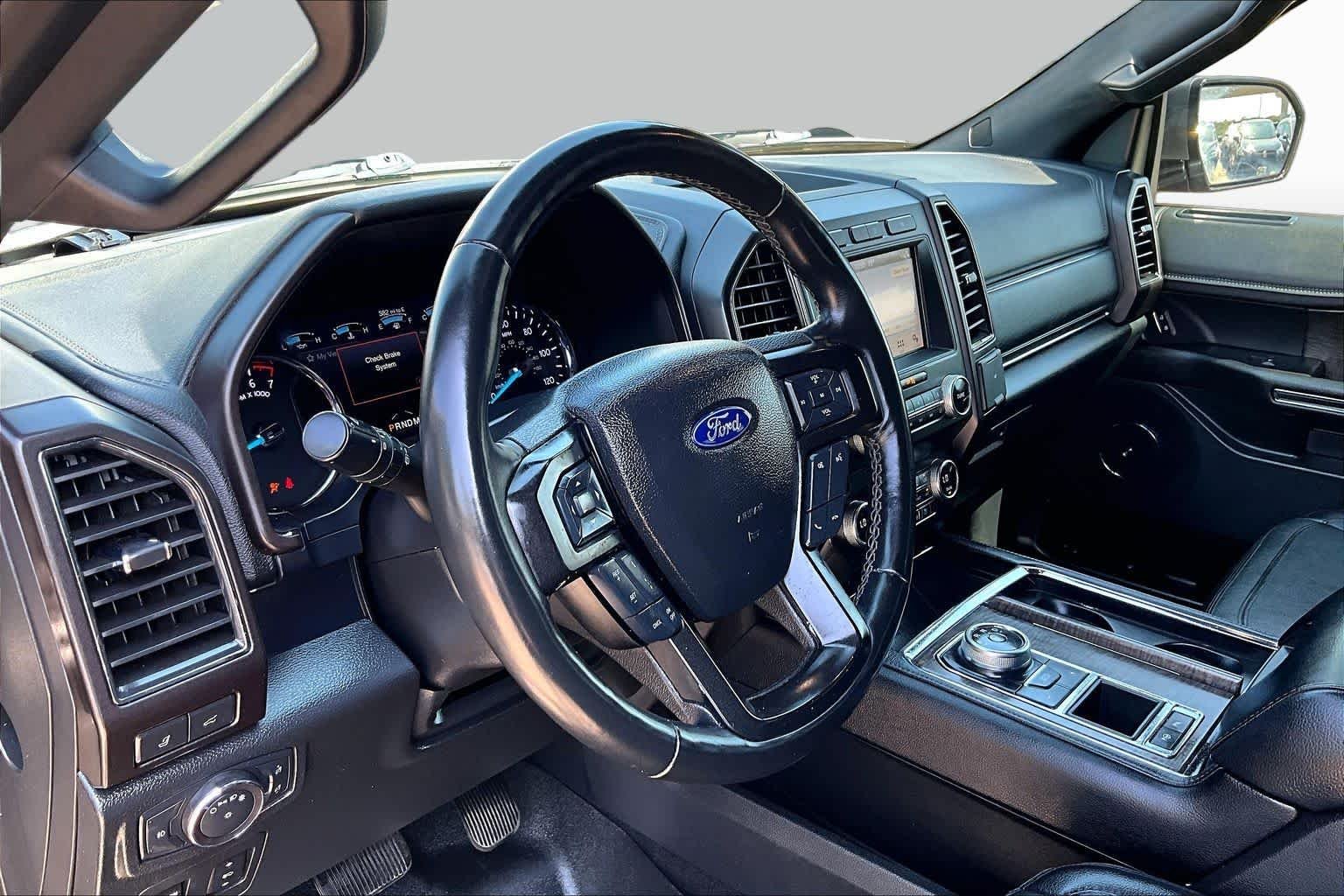Used 2019 Magnetic Ford Limited image 18