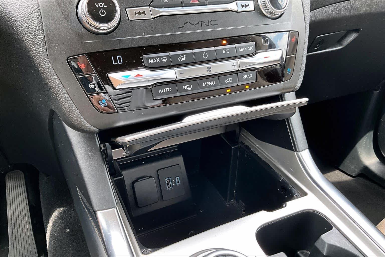 Used 2020 Oxford White Ford Limited image 32