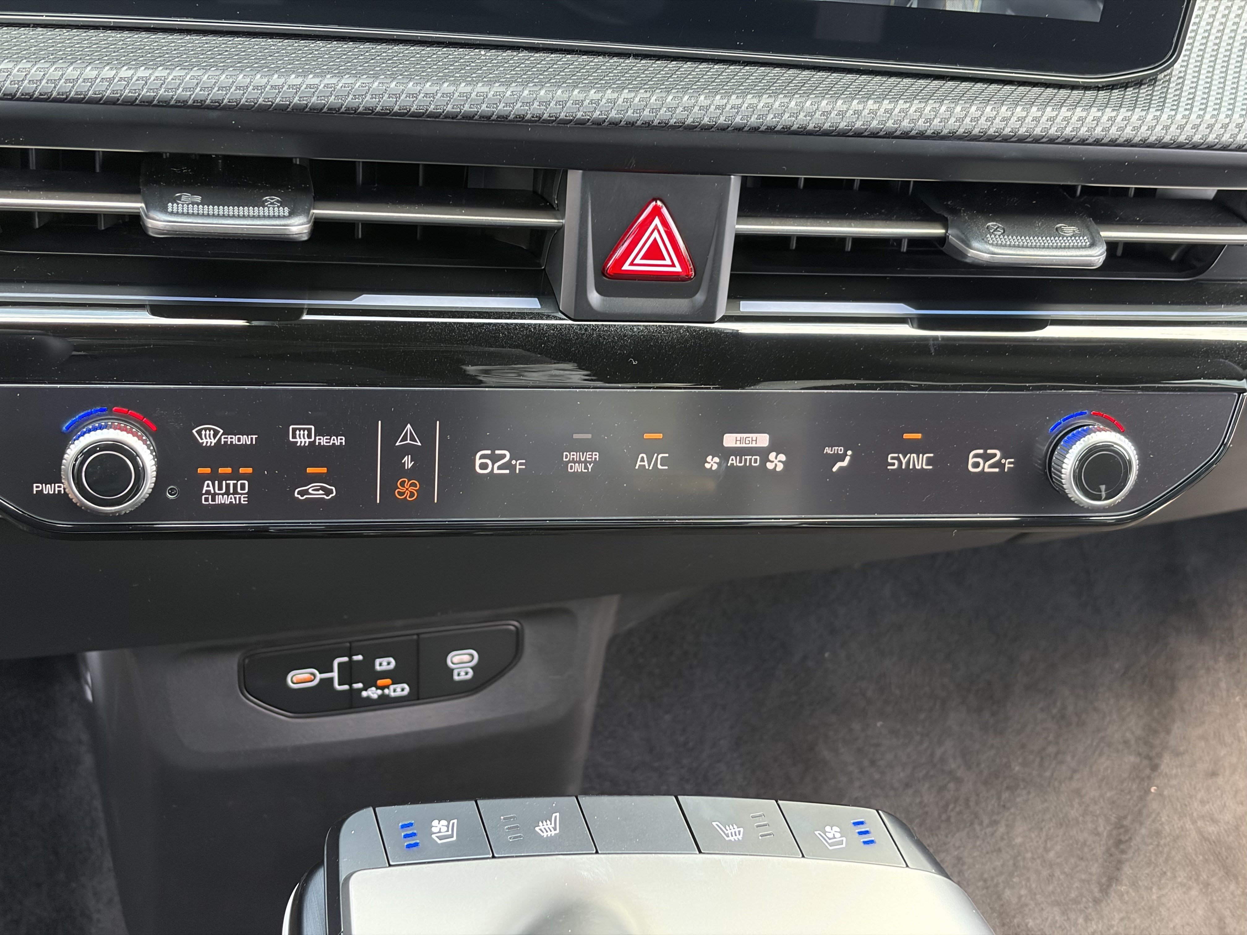 New 2026 Wolf Gray Kia GT-LINE image 28
