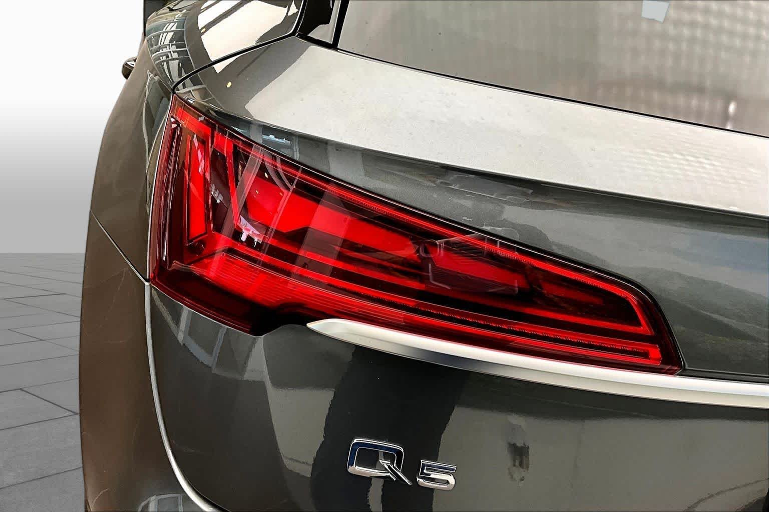 Used 2023 Daytona Gray Pearl Effect Audi S line Premium image 28