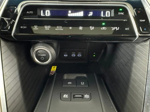 Certified Used 2023 Pearl Toyota Limited image 16