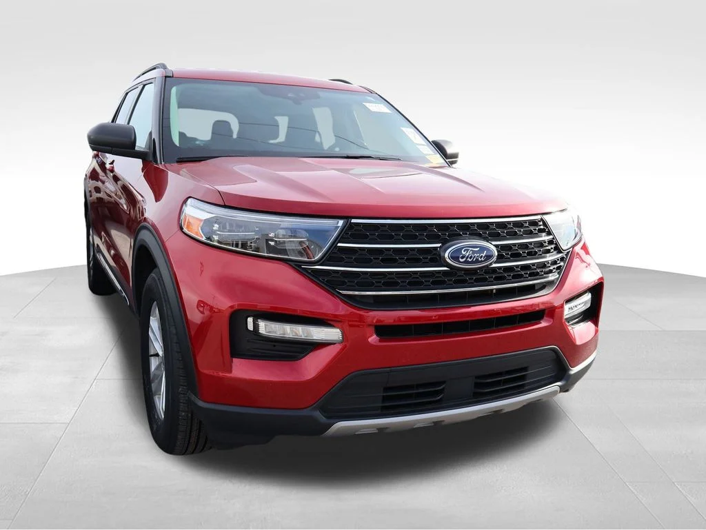 Certified Used 2022 Red Metallic Ford XLT image 10