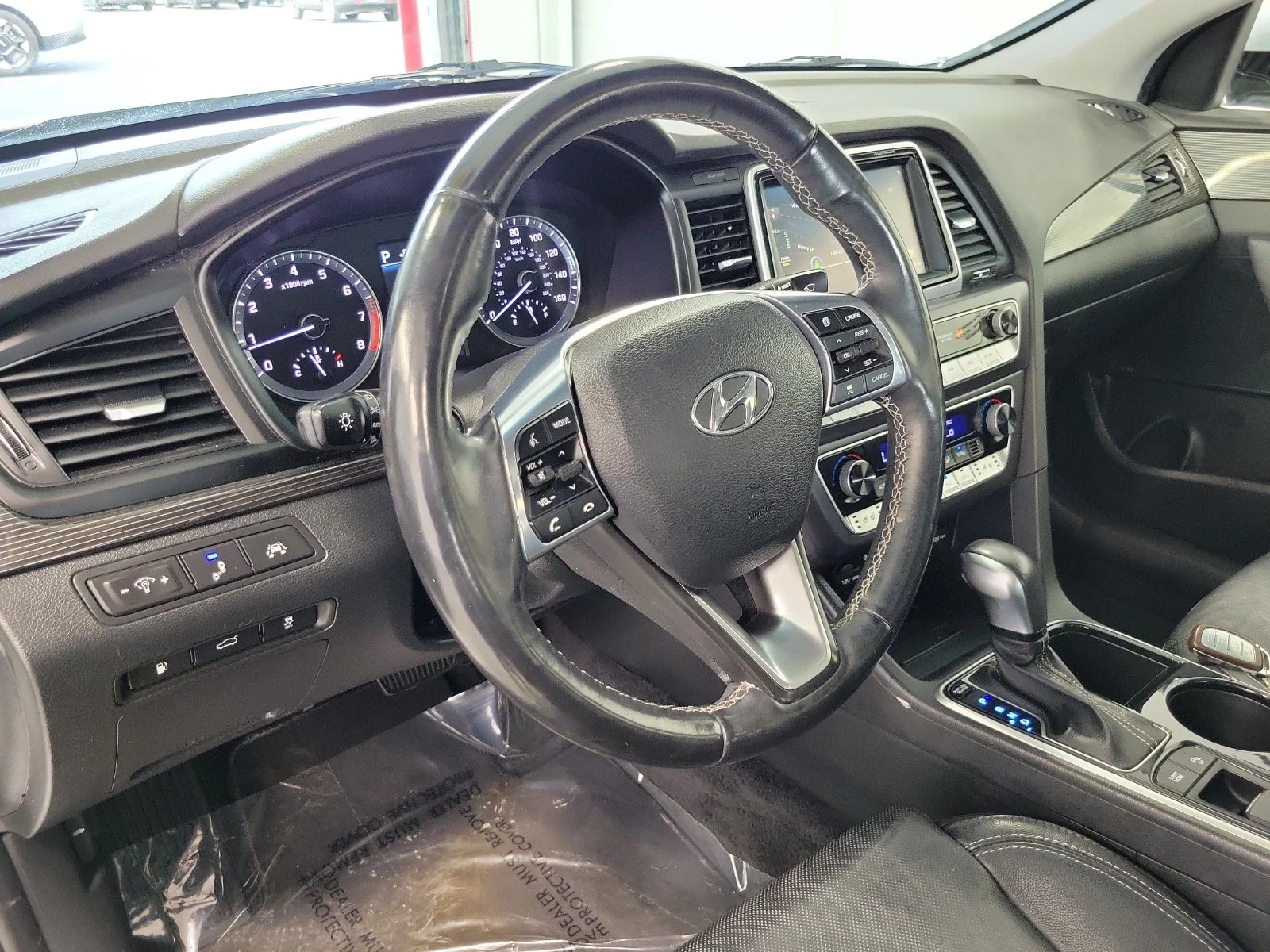Used 2018 White Hyundai Limited image 10