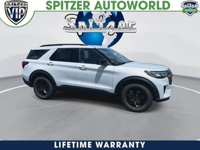 New 2026 Space White Metallic Ford Tremor® image 2