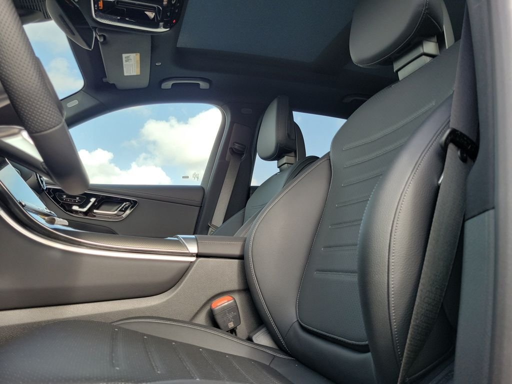 New 2026 Black Mercedes-Benz GLC 300 image 22