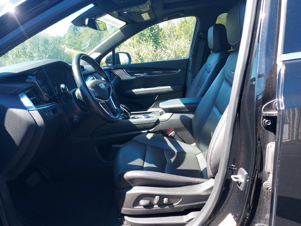 Used 2022 Black Cadillac Premium Luxury image 15