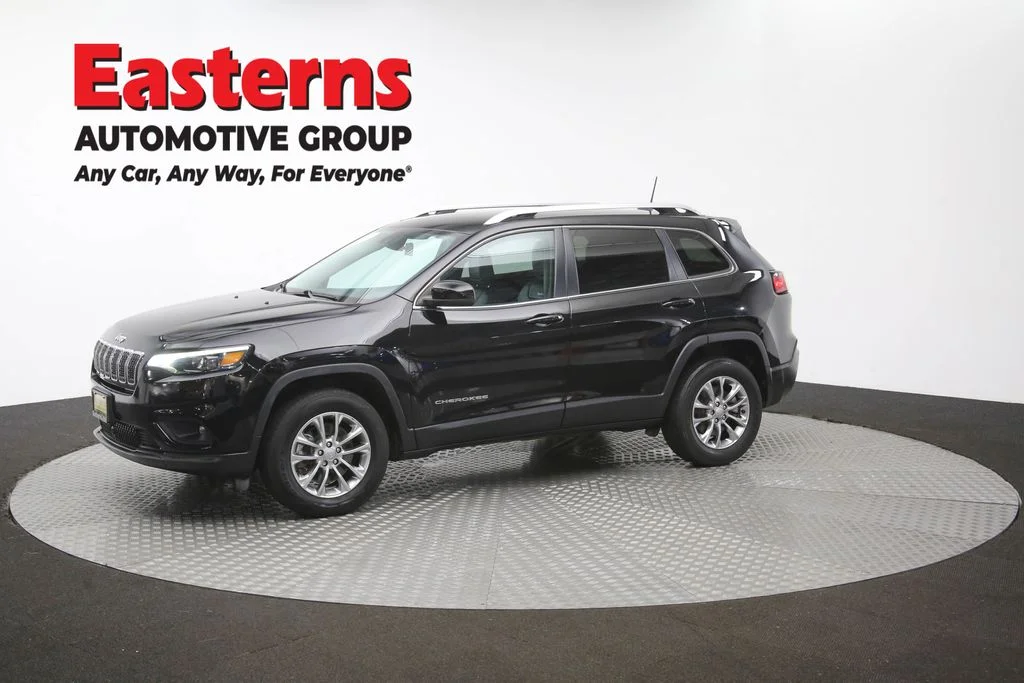 Used 2021 Black Jeep Latitude Plus image 57