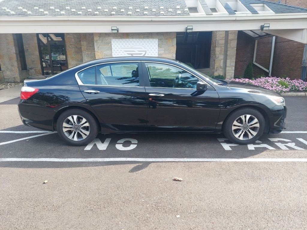 Used 2013 Crystal Black Pearl Honda LX image 5