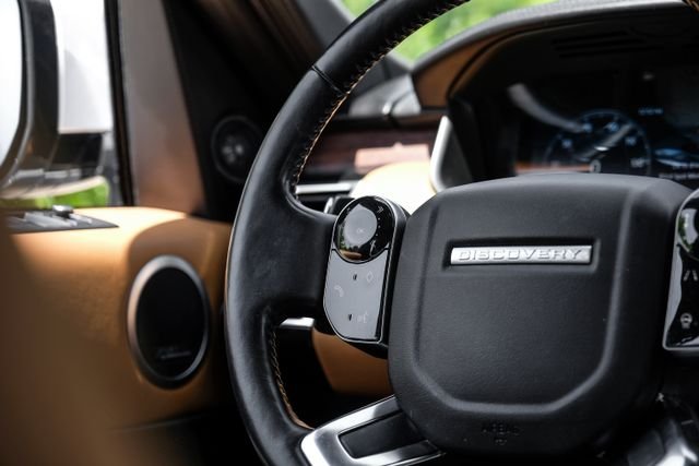 Used 2019 White Land Rover HSE Luxury image 20