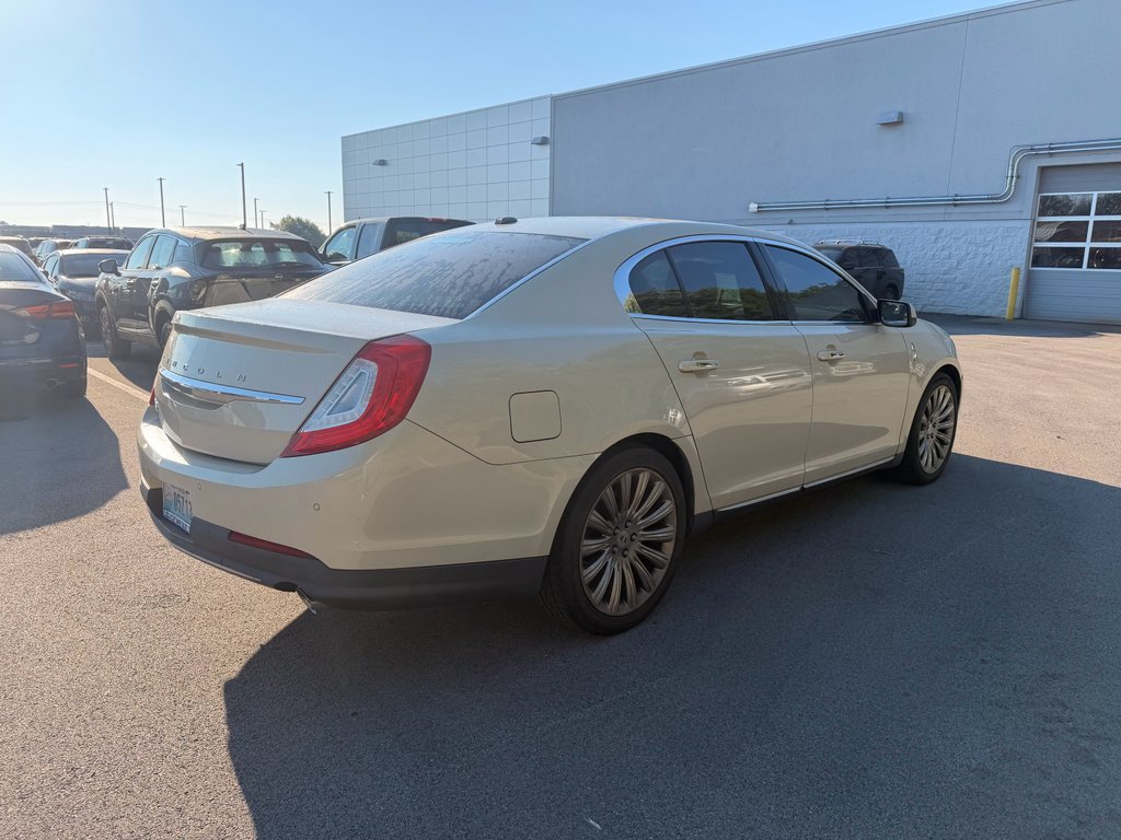 Used 2016 Platinum Dune Metallic Tri-Coat Lincoln Base image 4