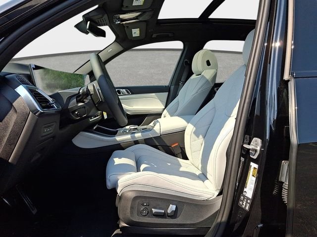 New 2026 Black Sapphire Metallic BMW xDrive40i image 11