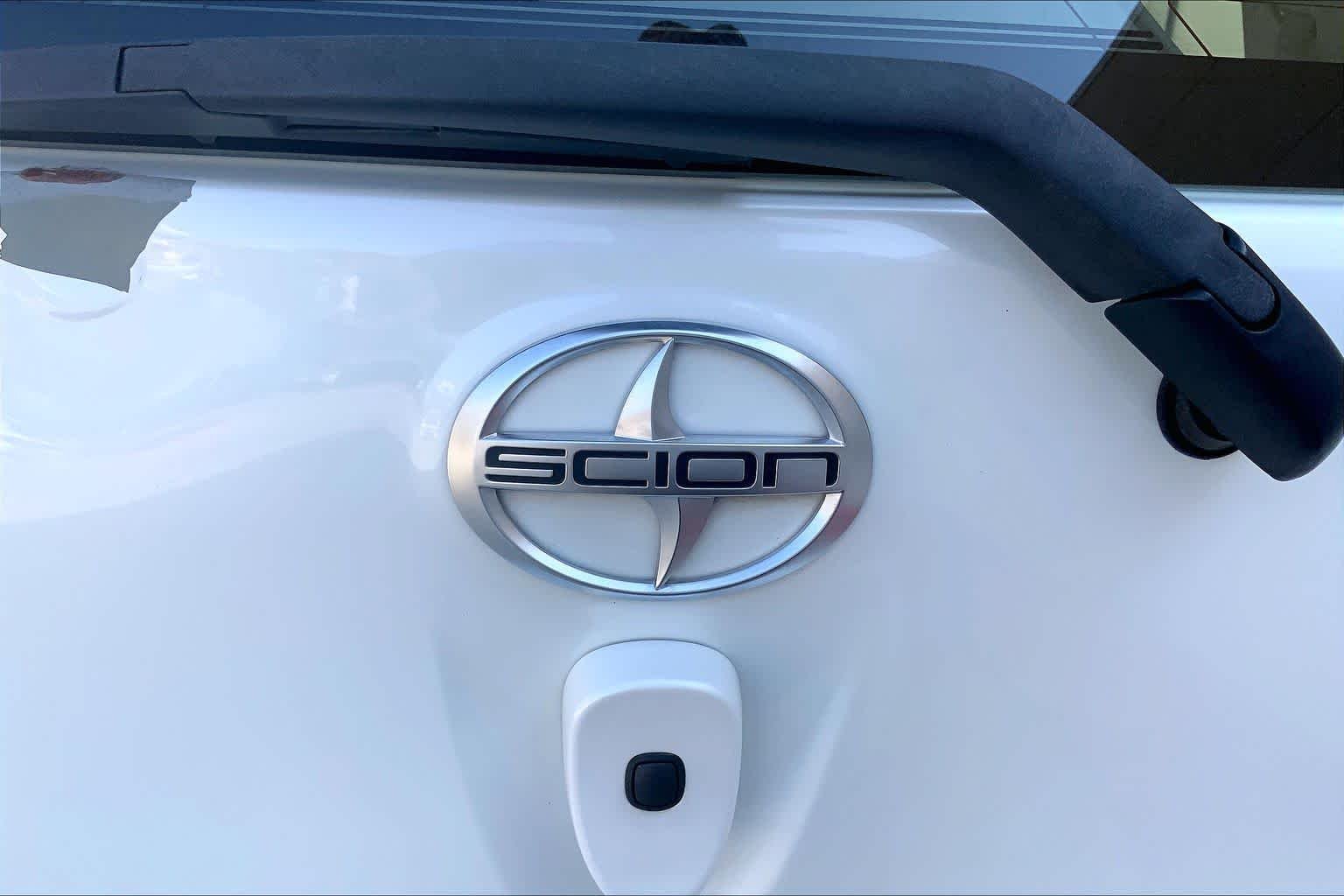 Used 2012 Blizzard Pearl Scion  image 26