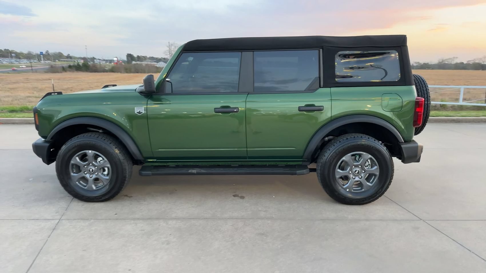 Used 2025 Green Metallic Ford Big Bend image 6