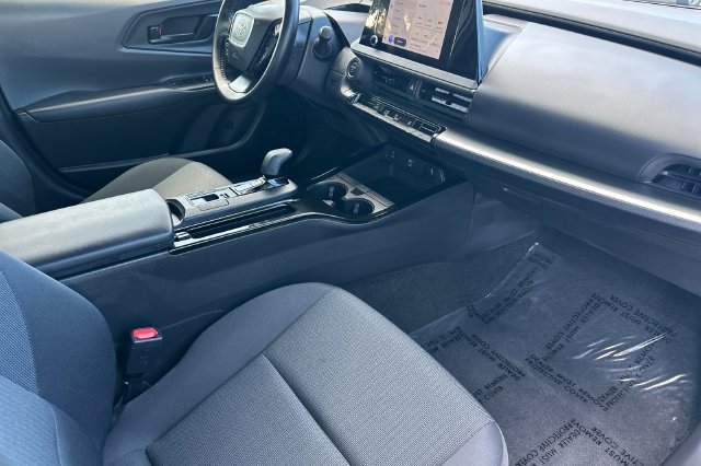 Certified Used 2025  Toyota LE image 20