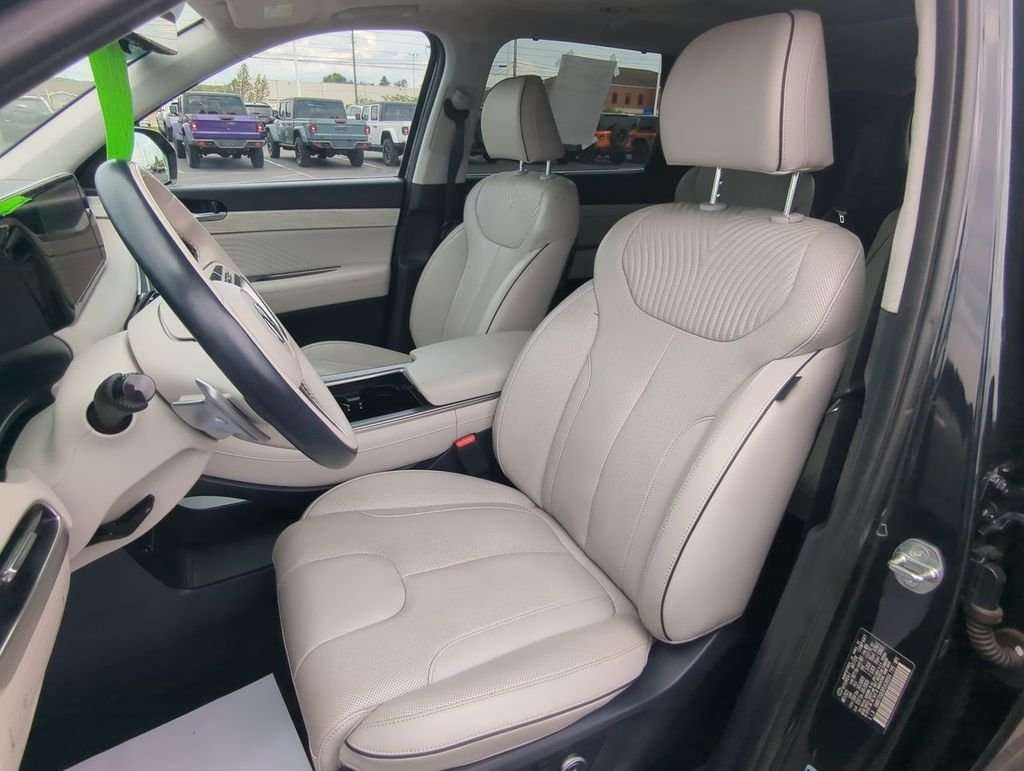 Certified Used 2023 White Hyundai Calligraphy image 17