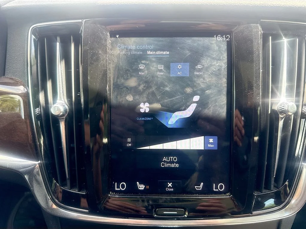 Used 2019  Volvo T5 Momentum image 17