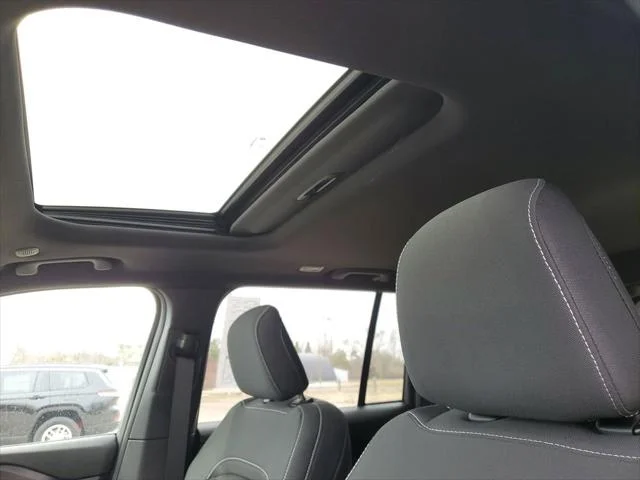 New 2026 Baltic Gray Metallic Clear-Coat Exterior Paint Jeep Laredo X image 11