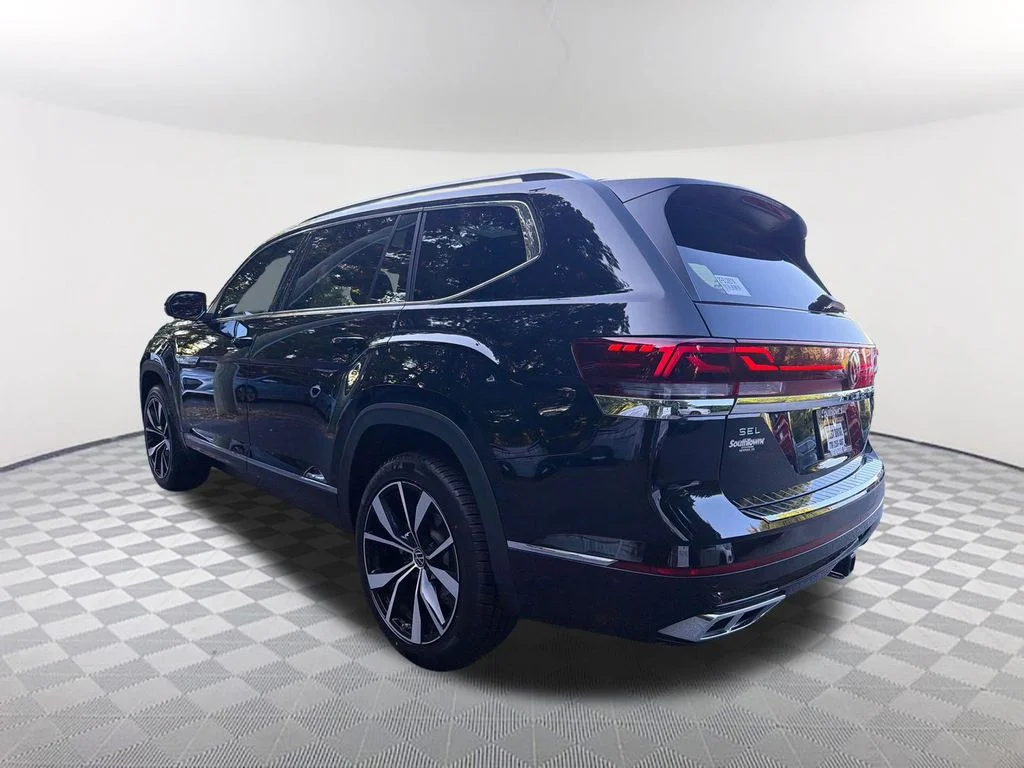 Used 2024 Black Volkswagen 2.0T SEL Premium R-Line image 7