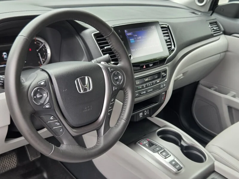 Used 2023 Modern Steel Metallic Honda RTL image 11