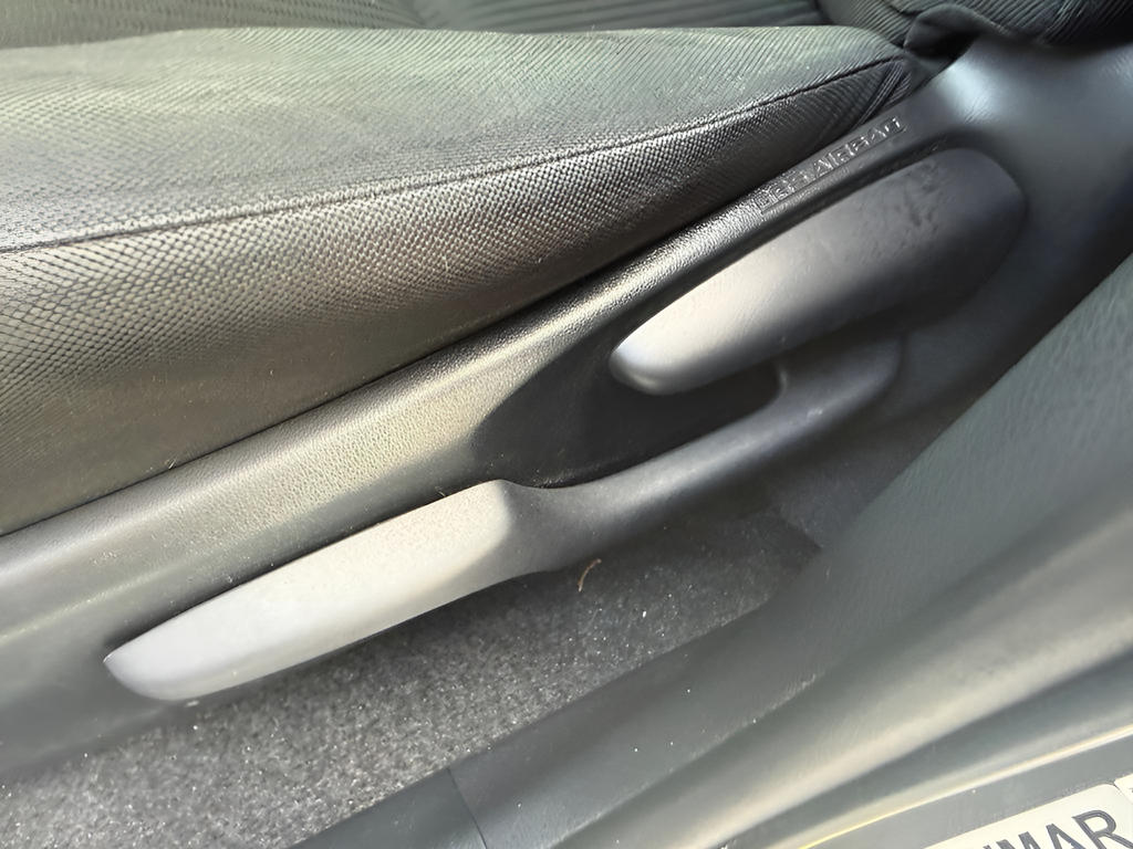 Used 2018 Gray Toyota LE image 10