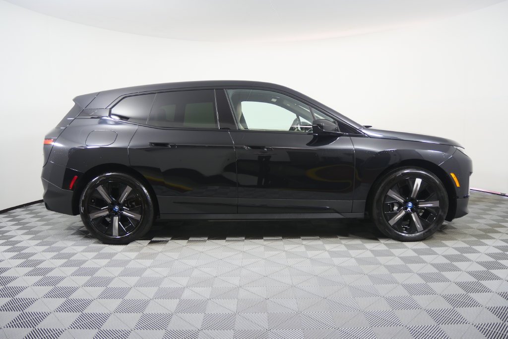 Certified Used 2025 Black Sapphire Metallic BMW xDrive50 image 3