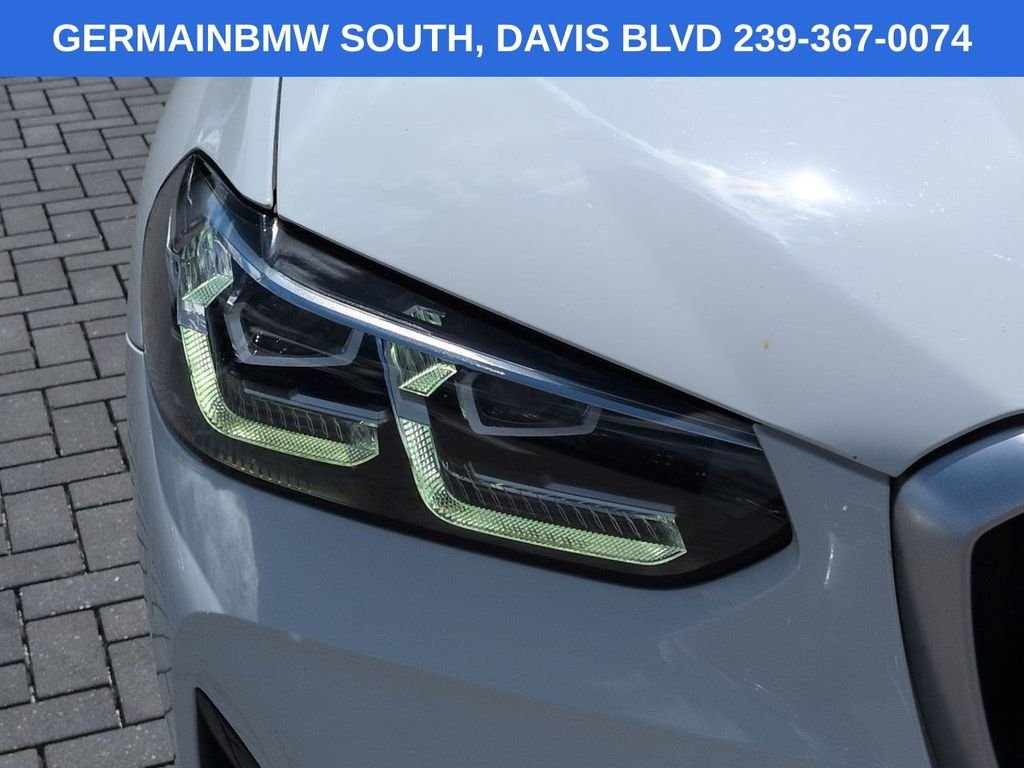 Used 2022 Alpine White BMW sDrive30i image 11