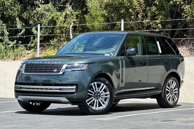 New 2026 Belgravia Green Land Rover SE image 1