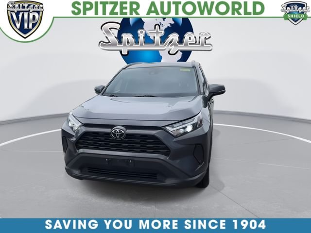 2024 Toyota RAV4 XLE - Photo 3