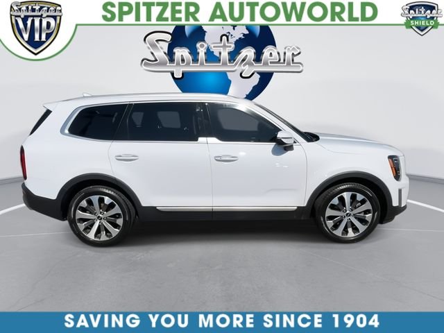 Used 2022 White Kia S image 2