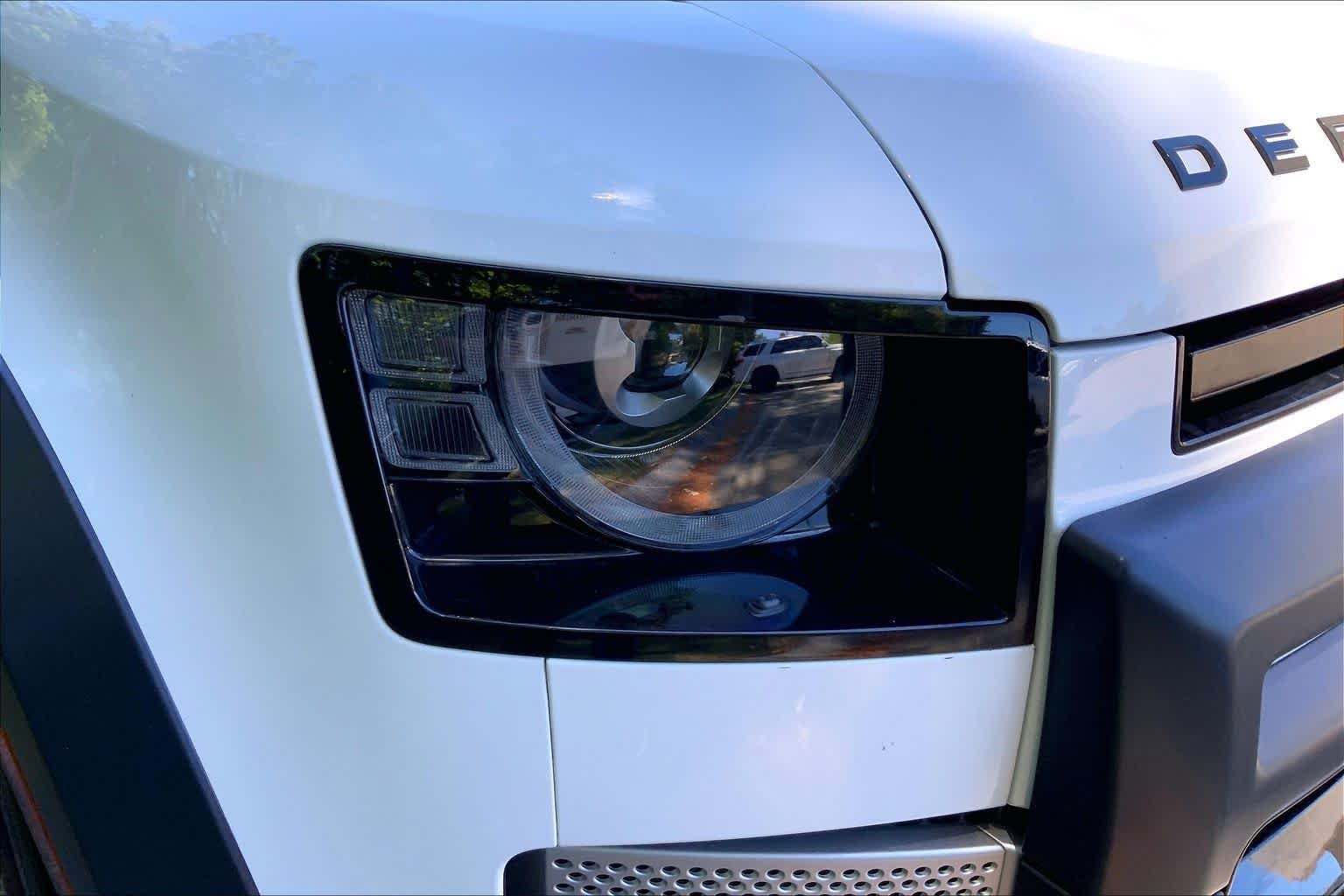 Used 2023 Fuji White Land Rover S image 25