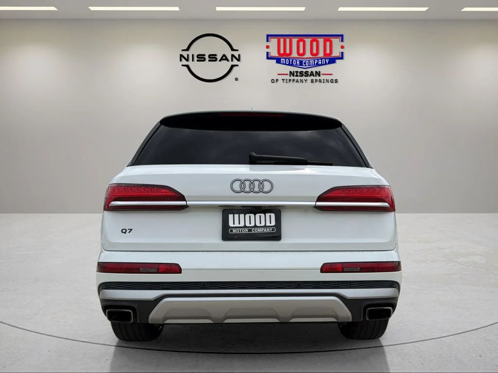 Used 2025 Carrara White Audi 55 Premium image 3