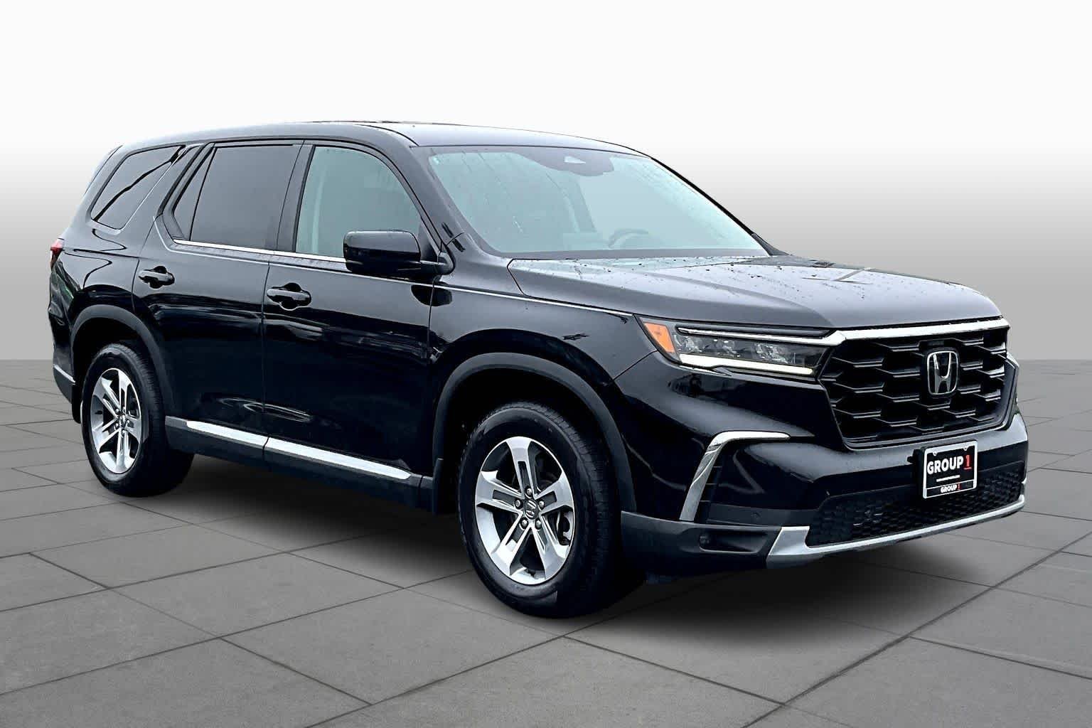 Pre-Owned 2024 Honda Pilot EX-L 8 Passenger Sport Utility in
