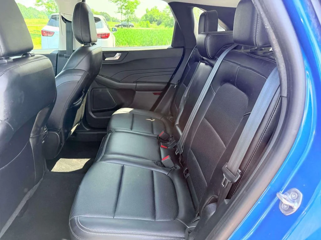 Used 2021 Blue Ford SEL image 9