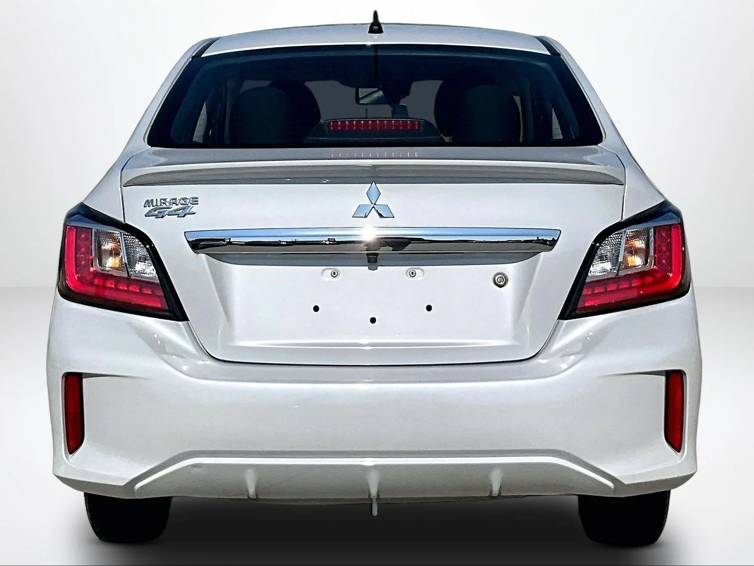 Used 2024 White Mitsubishi ES image 5
