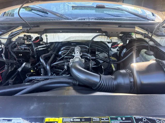 Used 2001 White Ford XL image 16