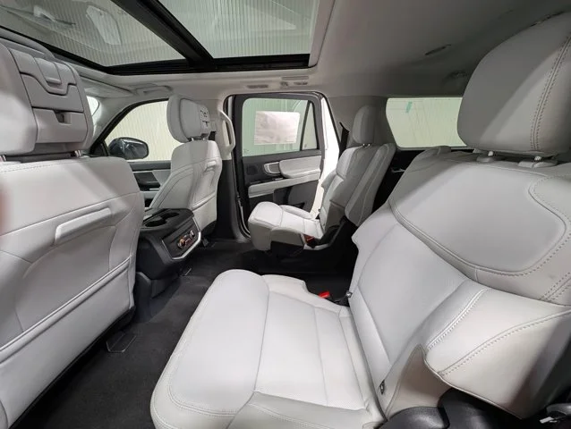 New 2027 Star White Metallic Tri-Coat Ford MAX Platinum image 51