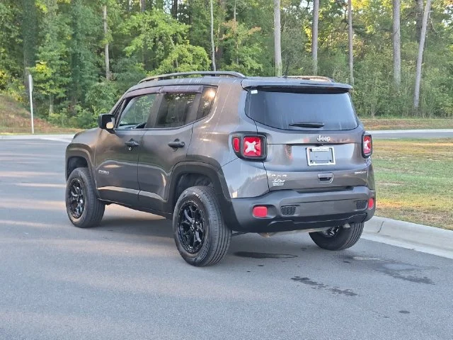 Used 2018 Gray Jeep Sport image 3