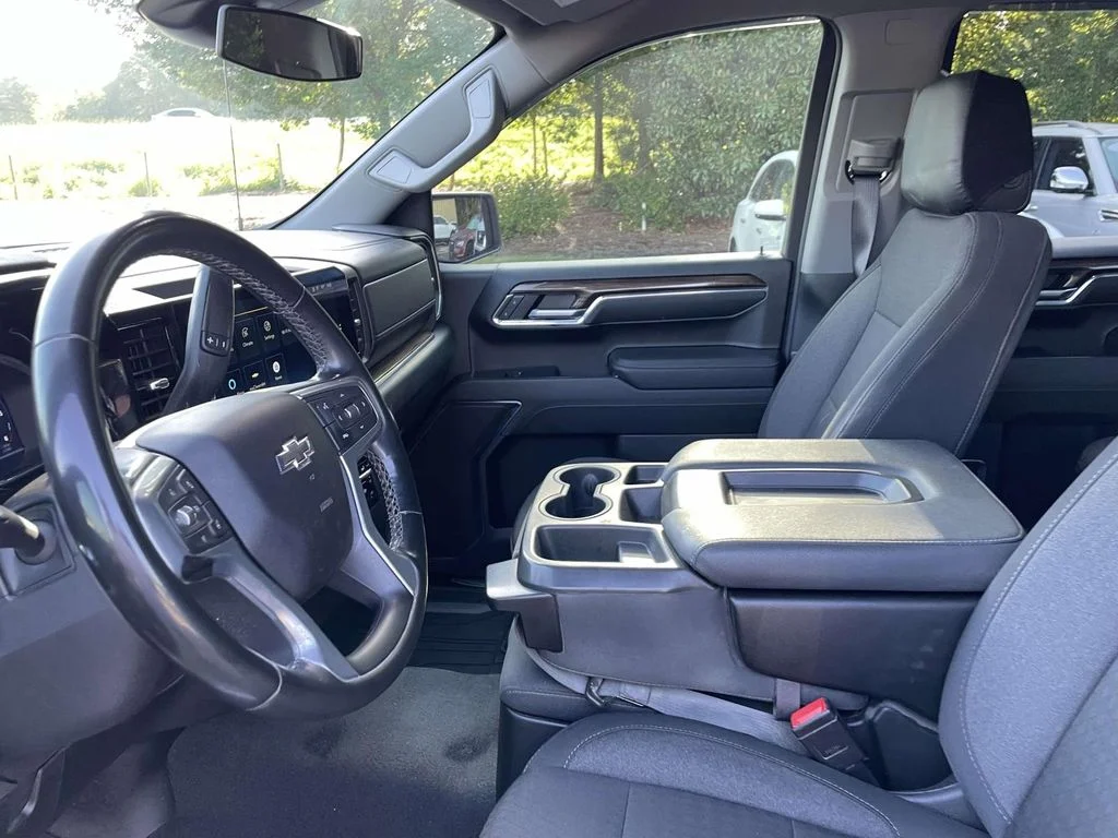 Used 2024 Summit White Chevrolet RST image 20